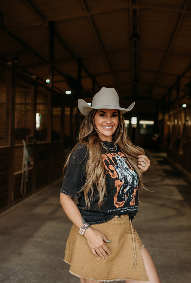 GIDDY UP MINERAL WASH OVERSIZED GRAPHIC | TEE