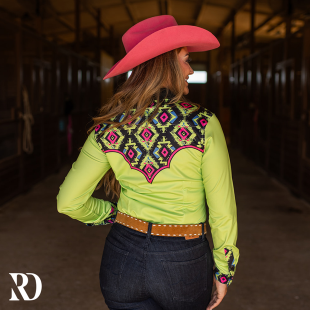 SHOWDOWN PERFORMANCE RODEO SHIRT