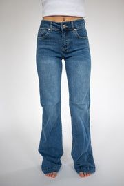 SIGNATURE TROUSER MEDIUM WASH