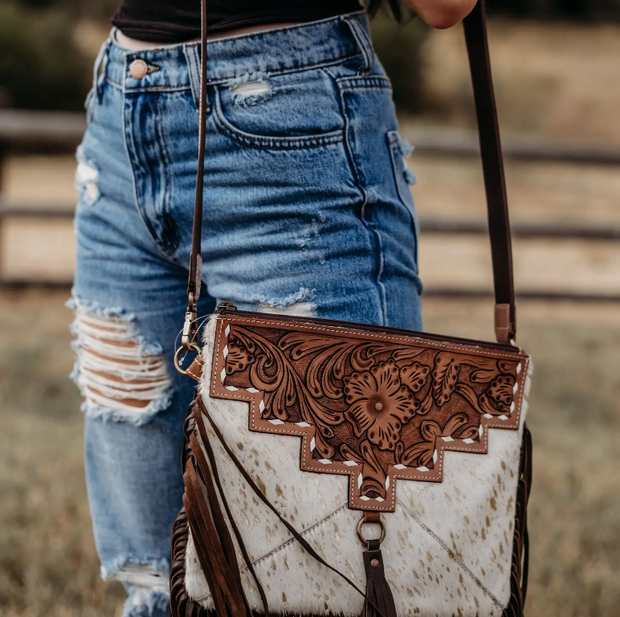 Elevate Your Style with a Stunning Fringe Purse!