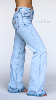 SIGNATURE TROUSER LIGHT WASH
